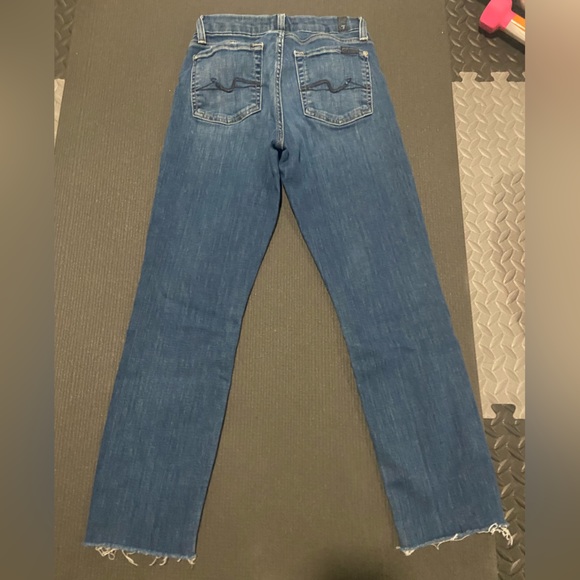 7 for all mankind 👖💙 Cropped Blue Jeans.   Women’s size 25 - Picture 4 of 9